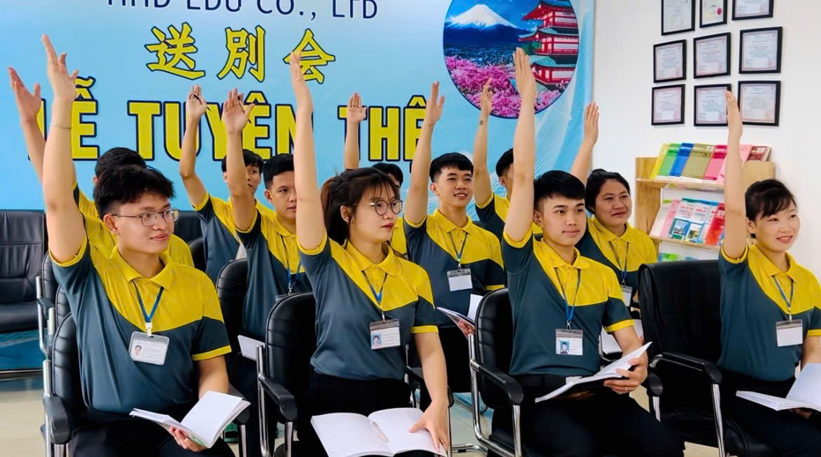 DAO TAO THUC TAP SINH
