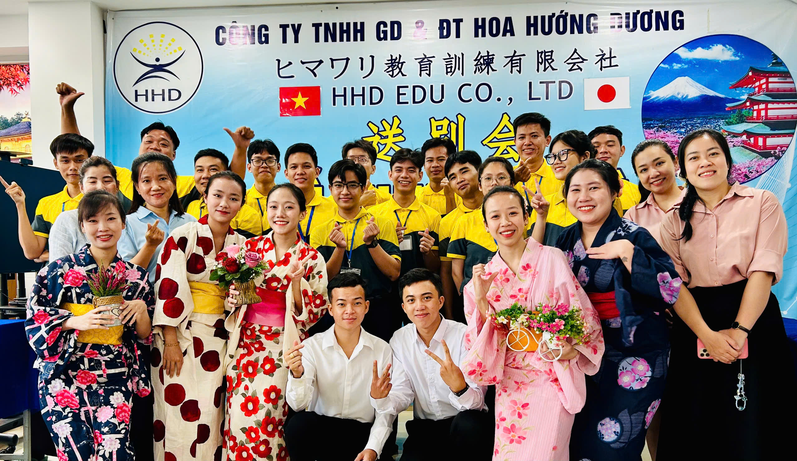 cong ty hoa huong duong to chuc le tuyen the xuat canh